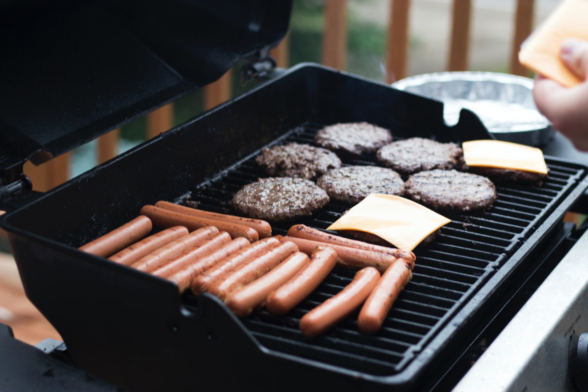 How to Get the Flavor of Charcoal When You're Grilling with Gas