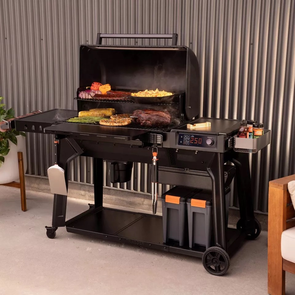 Traeger Woodridge Pro Pellet Grill