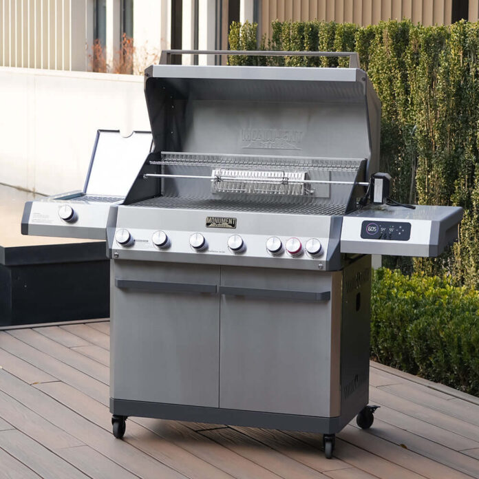 Monument Grills Eminence 605 Gas Grill