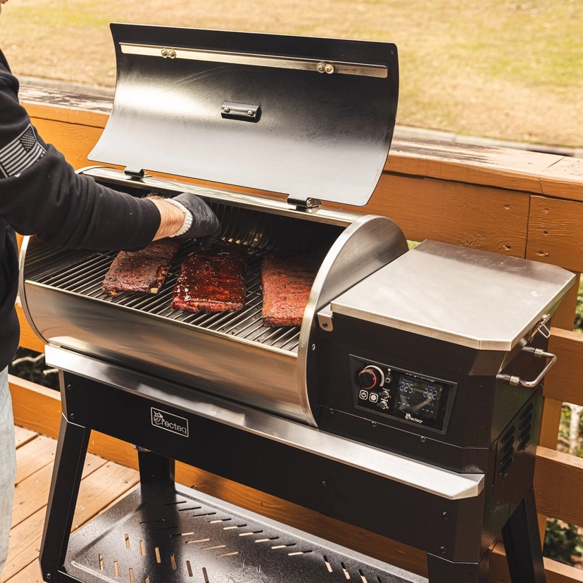 recteq Patio Legend 400 Cooking Ribs